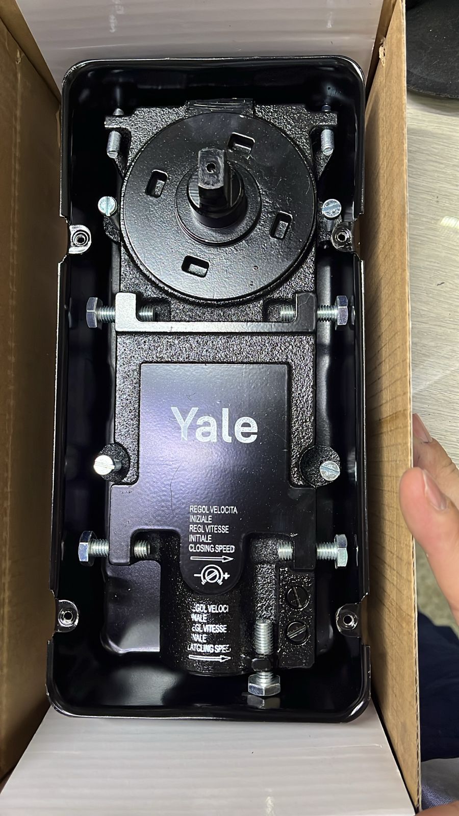 Cierrapuertas Yale